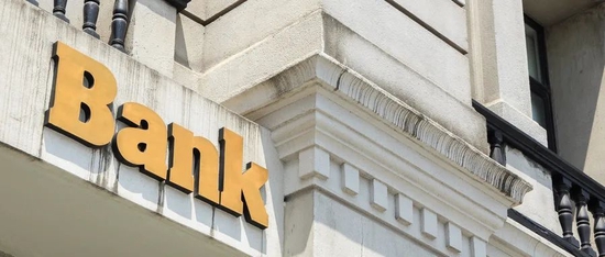 美国的银行存款上周下降762亿美元 大型机构引领外流