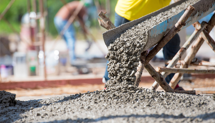 水泥企业塔牌集团一季度净利润大增三倍，复苏之路仍艰难