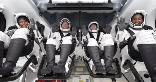 SpaceX第二次载人航天启程，送四名私人宇航员飞往国际空间站
