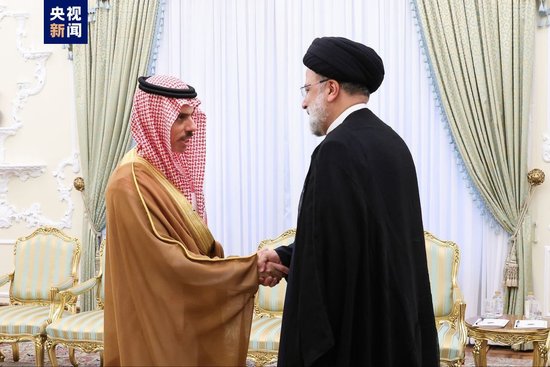 伊朗总统与沙特外交大臣举行会晤