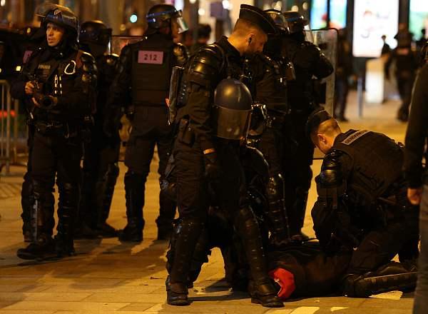 法国连续5天发生骚乱 7千名警察及宪兵被部署至巴黎