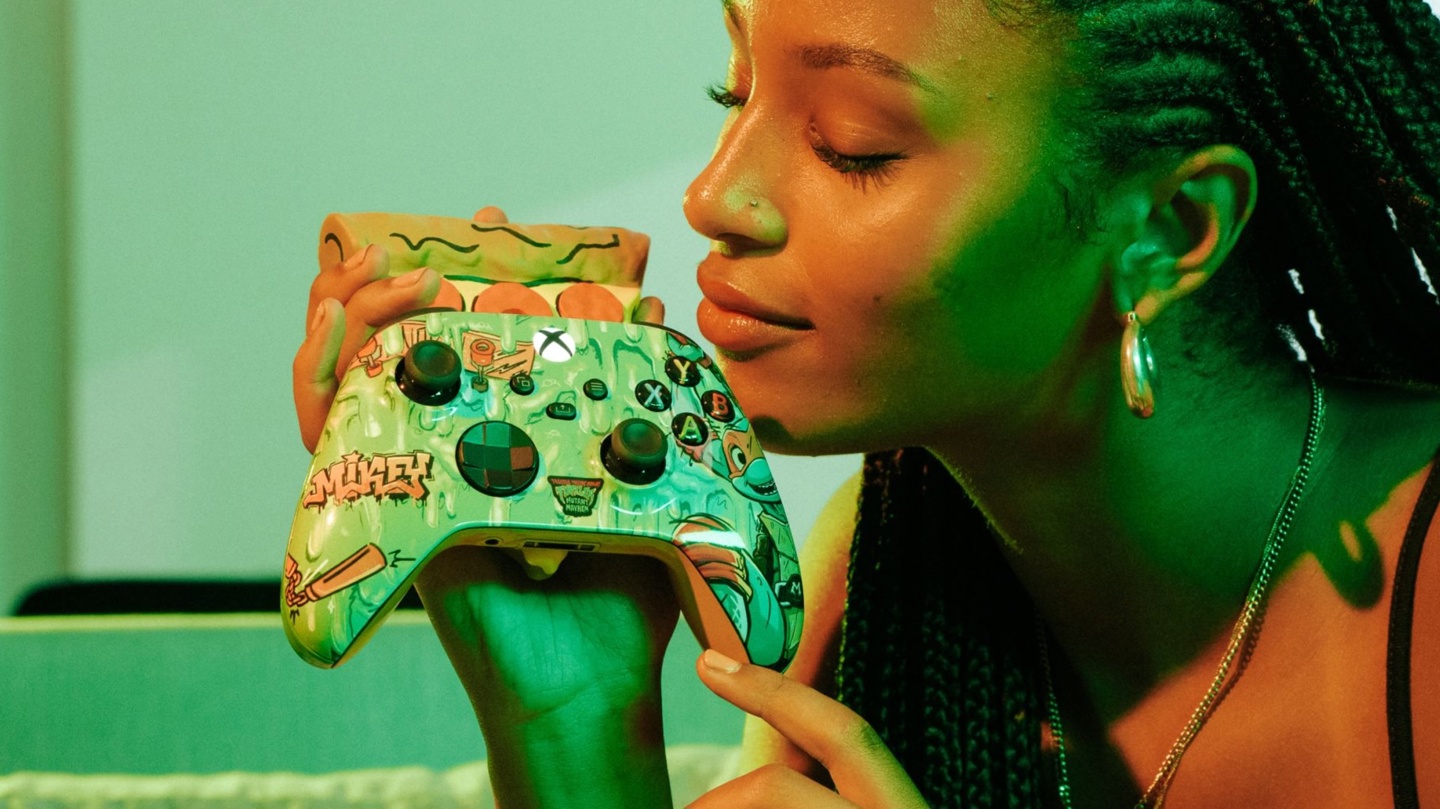 微软推出披萨香味 Xbox 手柄，为《忍者神龟》电影造势