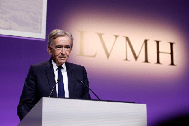 奢侈品巨头LVMH老板接受法国检方调查：涉嫌参与洗钱交易