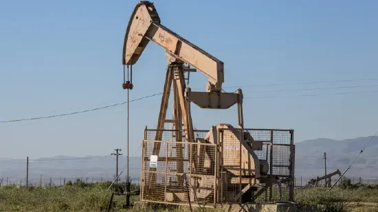 美国WTI原油周四收跌0.7% 几乎完全抹去巴以冲突以来涨幅