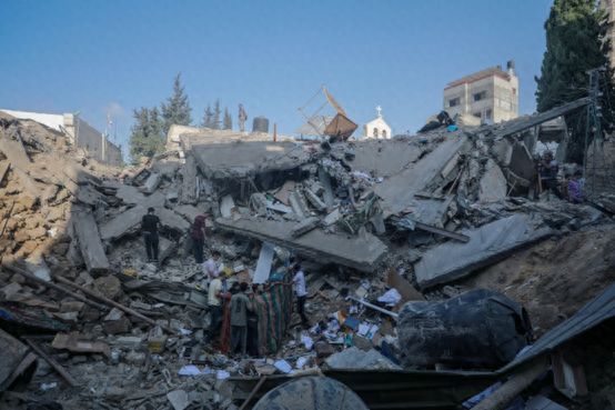 外媒：加沙仍在使用的最古老希腊东正教教堂遭以空袭，造成18人丧生